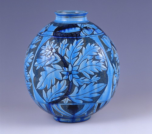 Karatsu flask with sgraffito peony design in underglaze cobalt blue and jade blue glaze
