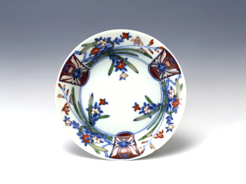 Dish with bouquet design in overglaze polychrome enamels