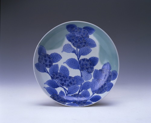 Dish with hydrangea design in underglaze cobalt blue and celadon glaze