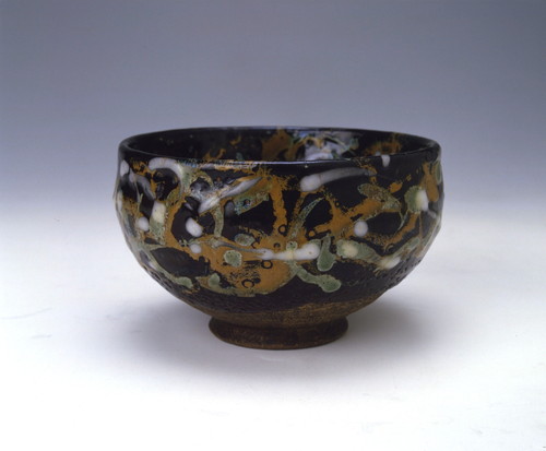 Tea bowl in three-colour glaze 