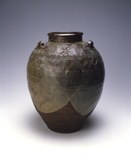 Tea jar with three ears and combed pattern design in wood ash glaze