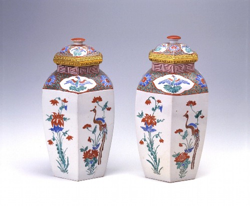 Hexagonal-lidded jars with bird and flower design in overglaze polychrome enamels, Kakiemon style