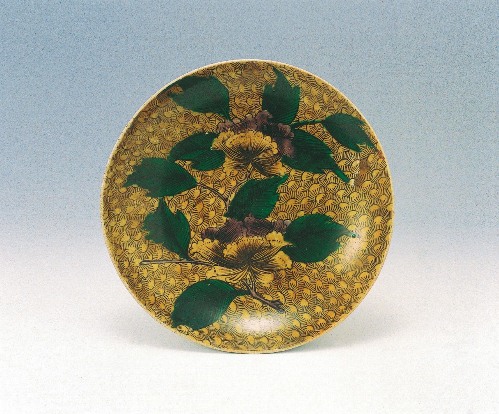 Large dish with lotus design in overglaze polychrome enamels, <i>Aode</i> type