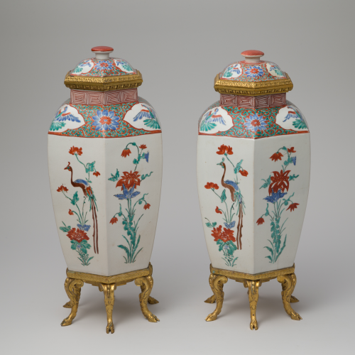 色絵花鳥文六角壺｜佐賀県立 九州陶磁文化館