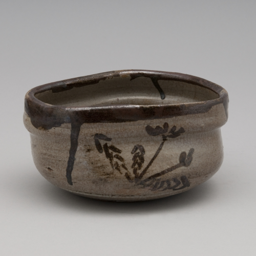 鉄絵蒲公英文茶碗｜佐賀県立 九州陶磁文化館